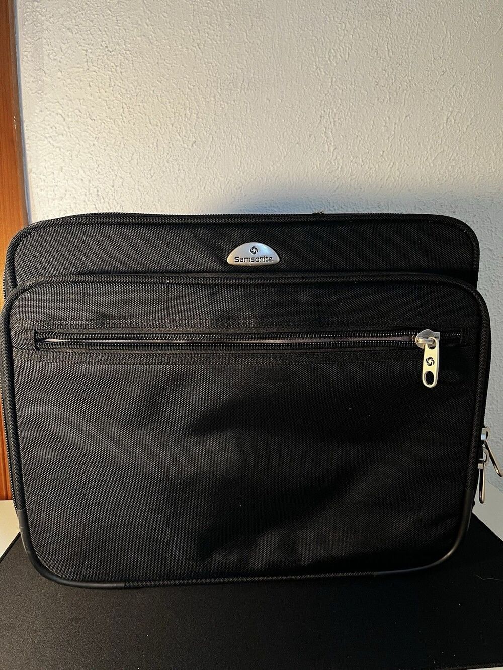 Samsonite Black Leather Rolling Carry on Small Luggage Business Case